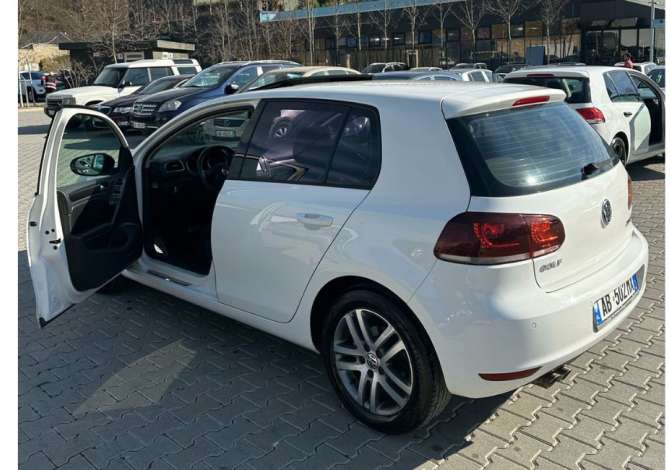 Noleggio Auto  a Tirana - 33 Euro