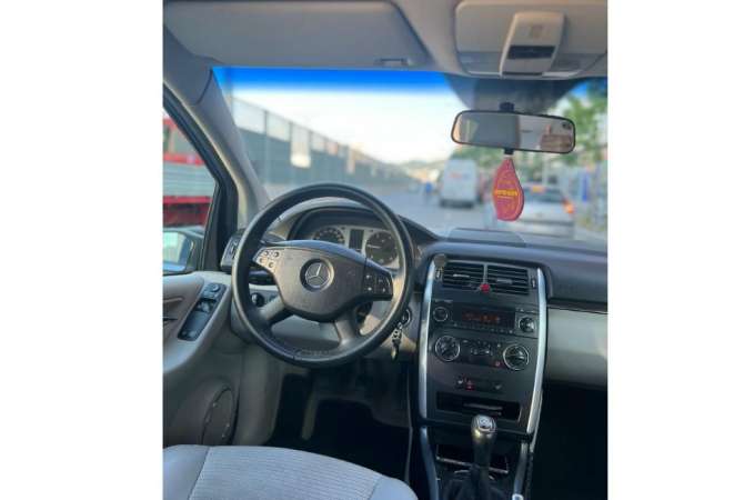 Noleggio Auto  a Tirana - 28 Euro