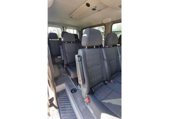 Furgon me qera Mercedes Benz 11+1 vendesh per 270 euro dita