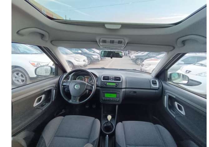 Makina me qera Skoda Roamster 30 euro