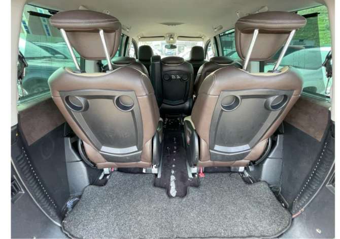 Makina me qera Lancia Phedra 6+1 vendeshe per 40 euro dita