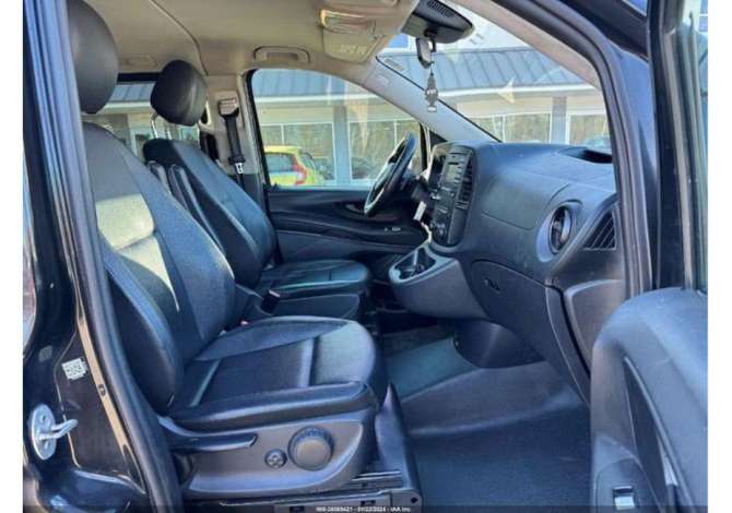 Furgon me qera Mercedes Benz vito per 100 euro dita