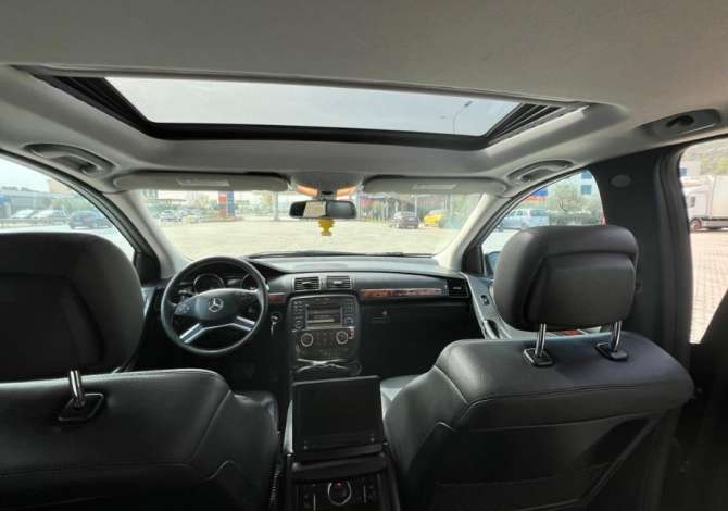 Makina me qera Mercedes Benz R Class 6+1  vendeshe per 40 euro dita