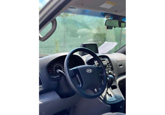 Furgon me qera Hyundai Grand Starex duke filluar nga  90 euro dita