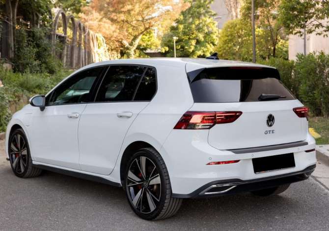 Makina me qera Volkswagen Golf 8 per 75 euro dita + 10 dite 