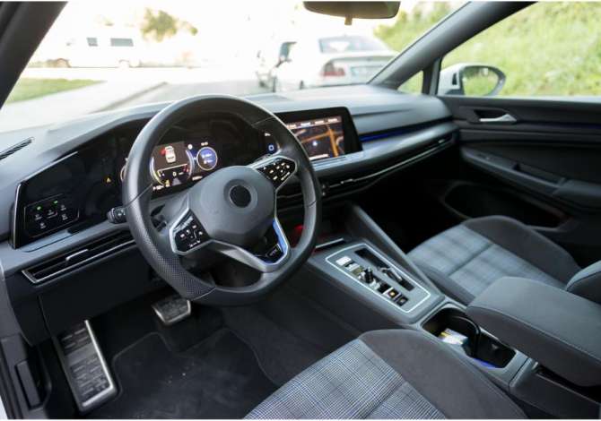 Makina me qera Volkswagen Golf 8 per 75 euro dita + 10 dite 