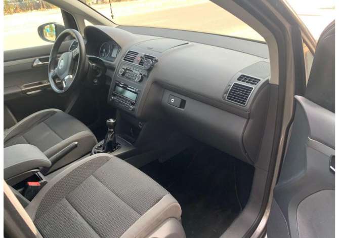 Makina me qera Touran per 30 euro dita