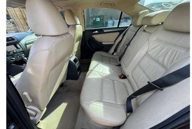 Makina me qera Volkswagen Jetta per 30 euro dita