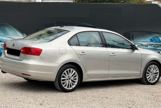 Makina me qera Volkswagen Jetta per 30 euro dita