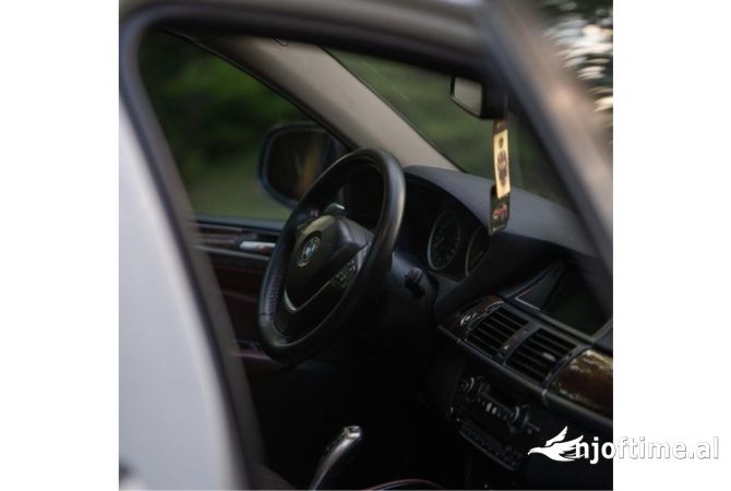 Noleggio Auto  a Tirana - 100 Euro