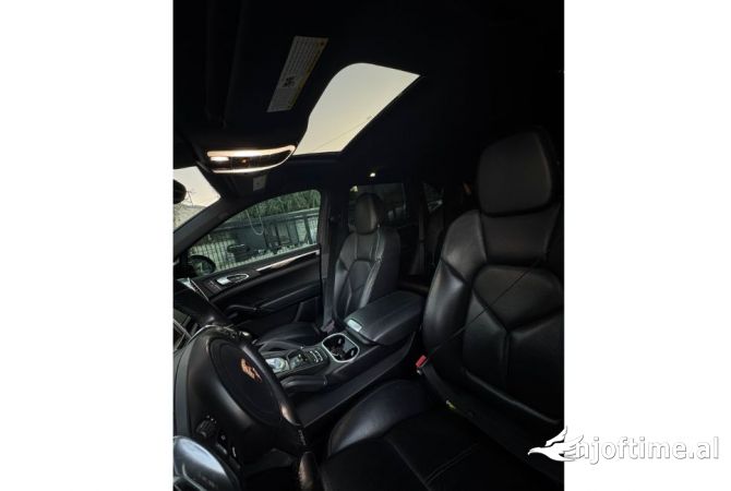 Makina ne shitje ne Tirane - 22,000 Euro