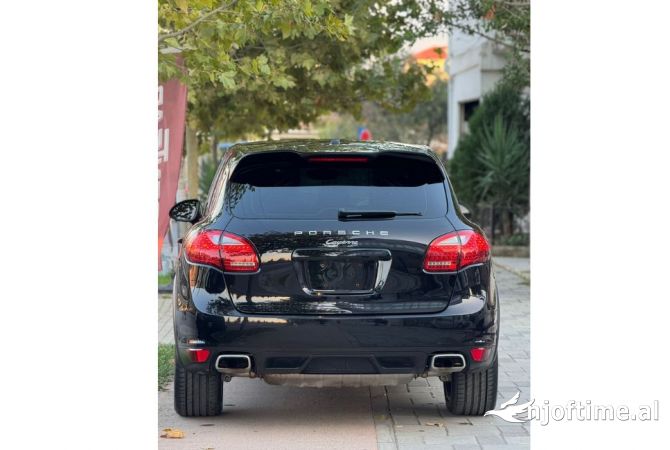 Makina ne shitje ne Tirane - 22,000 Euro