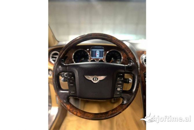 Makina me qera Bently Flying Spur  per 180 Euro diten