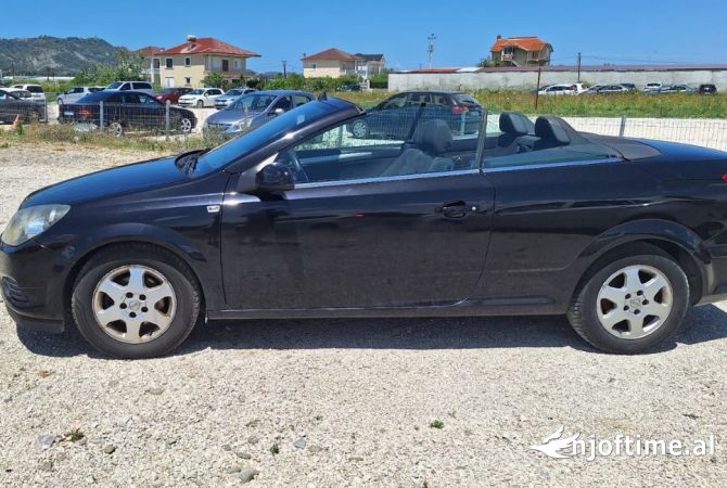 Makina me qera Opel Cabriolet  per vetem 30 euro dita 