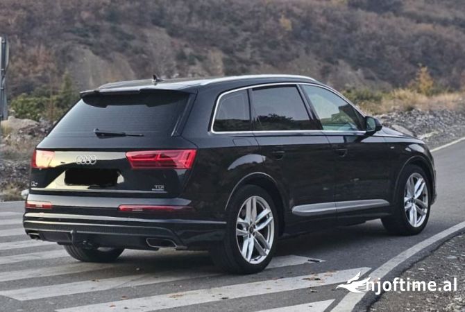 Makina me qera Audi Q7 Full Panoram, 7 vendeshe per vetem 160 euro dita