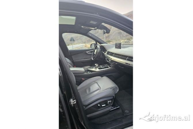 Makina me qera Audi Q7 Full Panoram, 7 vendeshe per vetem 160 euro dita