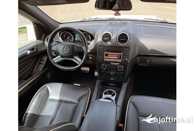 Makina me qera Mercedes Benz ML duke filluar nga 80 euro dita 