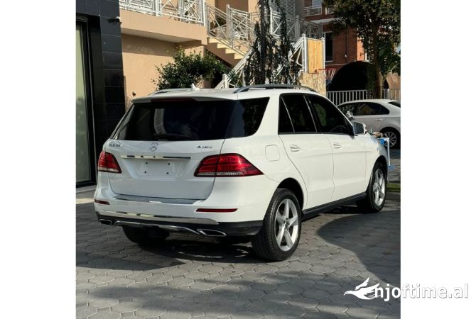 Makina me qera Mercedes Benz GLE per vetem 110 euro dita 