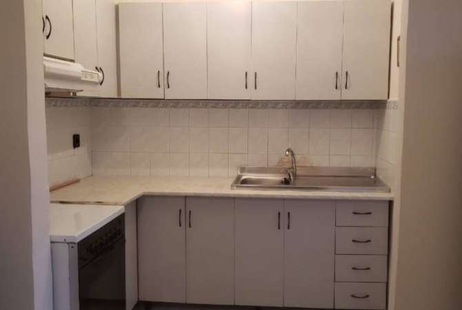 Shtepi ne shitje Apartament ne Tirane, 2+1, Mobilimi E mobiluar, Pagesa 88,000  Euro.