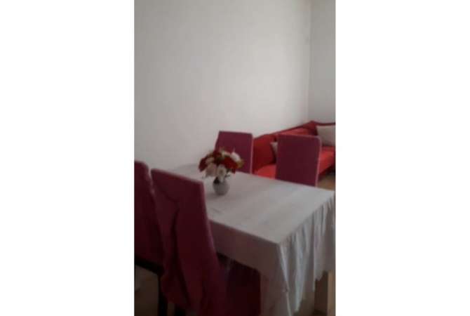 Shtepi me qera 1+1 ne Tirane - 40,000 Leke