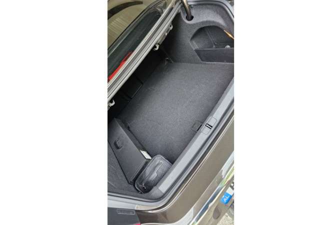 Makina ne shitje ne Tirane, Volkswagen, 2013 Diesel,Kambio Automatik Pagesa 8,200  Euro.