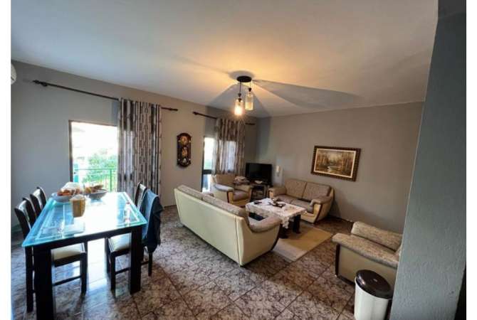 Shtepi me qera Apartament ne Tirane, 3+1, Mobilimi E mobiluar, Pagesa 2,500  Euro.