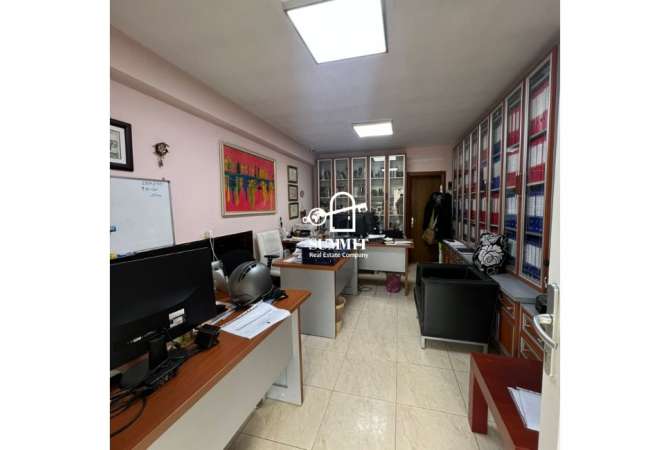 Shtepi me qera 3+1 ne Tirane - 2,500 Euro