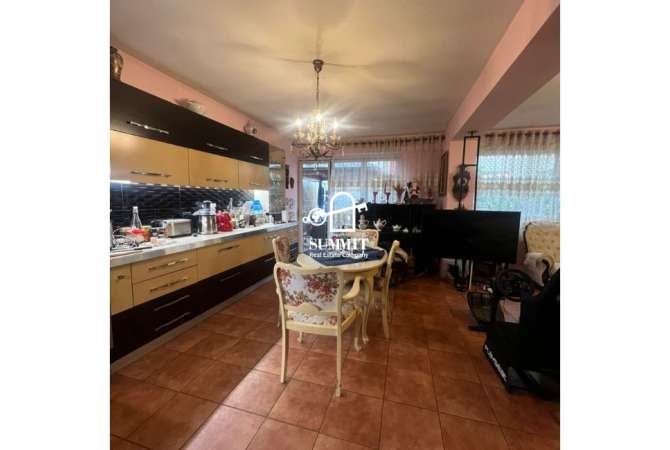 Shtepi me qera 3+1 ne Tirane - 2,500 Euro