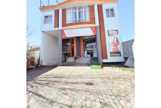 Jepet me qira dyqan buze shetitores”Josif Budo”,Kavaje