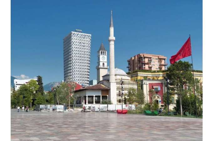 Ambient biznesi me qera 3+1 ne Tirane - 9,000 Euro