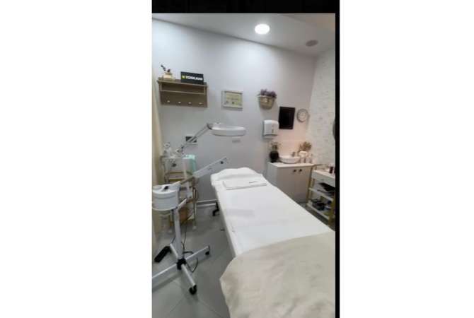 Ambient biznesi me qera 3+1 ne Tirane - 7,000 Euro