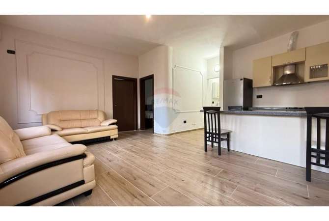 Shtepi me qera 2+1 ne Tirane - 450 Euro