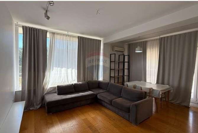Shtepi me qera 1+1 ne Tirane - 450 Euro