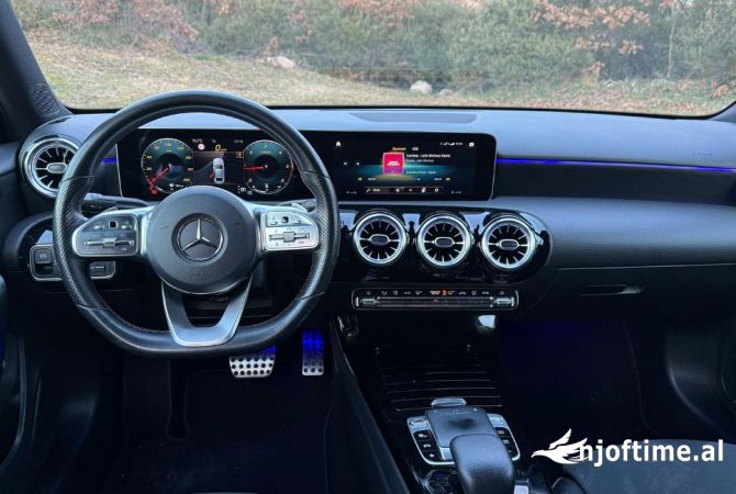 Jepet me qera makina Mercedes Benz A class Sedan duke filluar nga 90 euro 