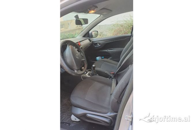Noleggio Auto  a Tirana - 30 Euro