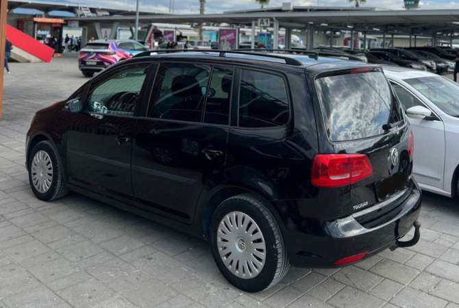 Makina me qera Volkswagen Turan me 55 euro dita 