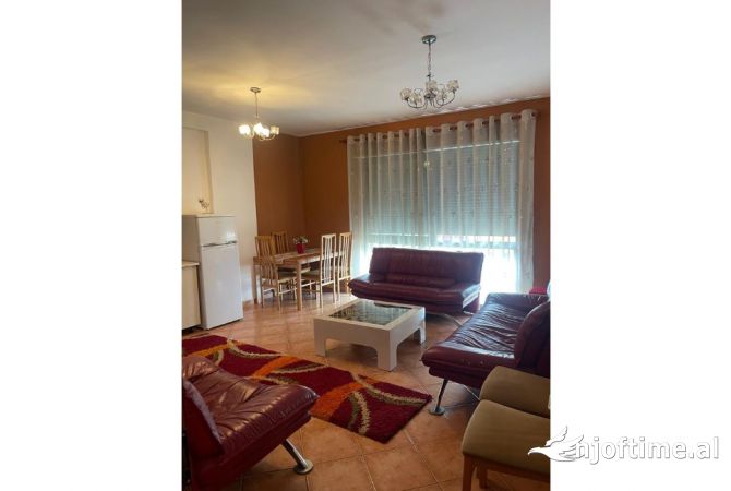 Shtepi me qera 1+1 ne Tirane - 40,000 Leke