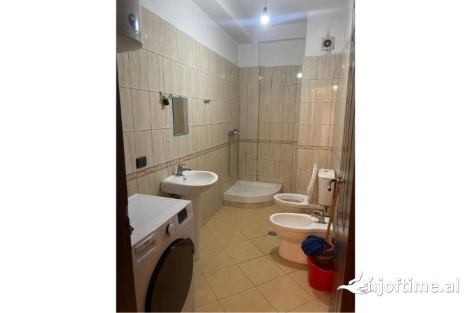 Shtepi me qera 1+1 ne Tirane - 40,000 Leke