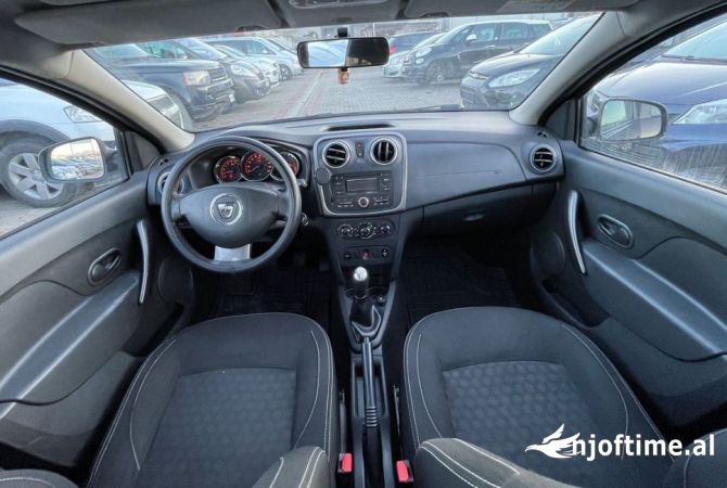 Makina me qera Dacia Sandero per vetem 35 euro dita 