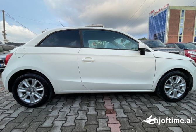 Makina me qera Audi A1 duke filluar nga 30 euro dita 