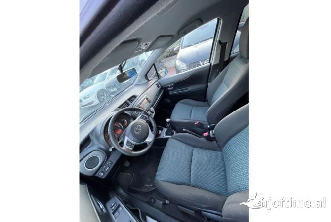 Makina me qera Toyota Yaris per vetem 35 euro 