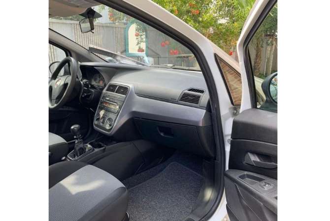 Jepet makina Fiat Punto Evo me qera duke filluar nga  25  Euro/dita
