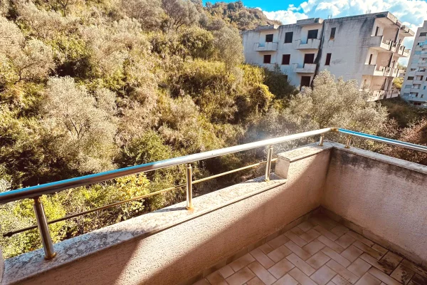 Shtepi ne shitje Apartament ne Durres, 2+1, Mobilimi Bosh, pa mobiluar, Pagesa 127,200  Euro.