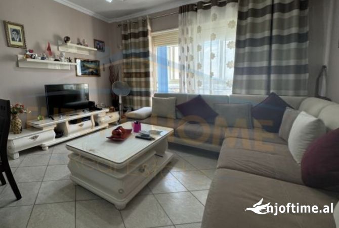 Shtepi ne shitje Apartament ne Tirane, 1+1, Mobilimi E mobiluar, Pagesa 80,000  Euro.