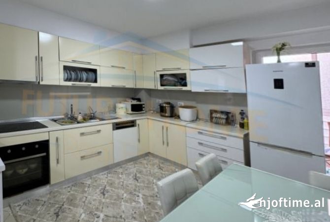 Shtepi ne shitje 3+1 ne Tirane - 180,000 Euro