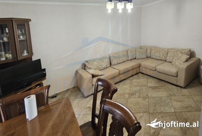 Shtepi me qera 2+1 ne Tirane - 450 Euro