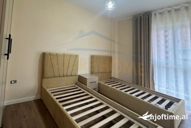 Shtepi ne shitje Apartament ne Tirane, 2+1, Mobilimi E mobiluar, Pagesa 122,000  Euro.