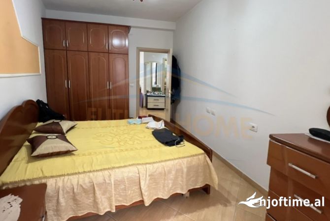 Shtepi ne shitje Apartament ne Tirane, 2+1, Mobilimi E mobiluar, Pagesa 130,000  Euro.