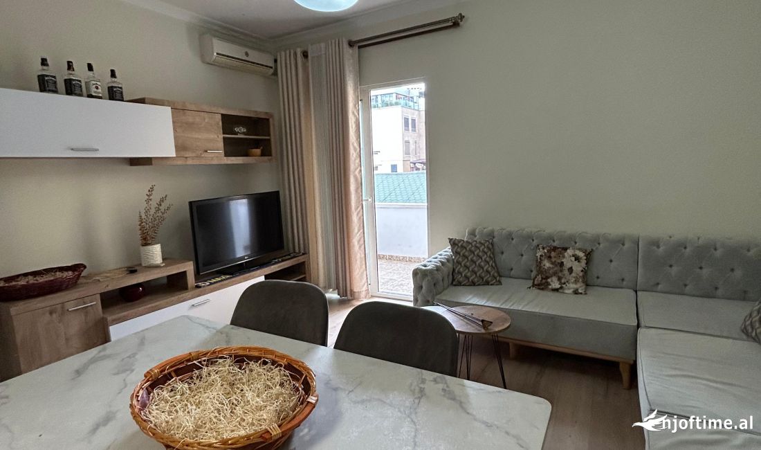 Shtepi me qera Apartament ne Tirane, 2+1, Mobilimi E mobiluar, Pagesa 600  Euro.
