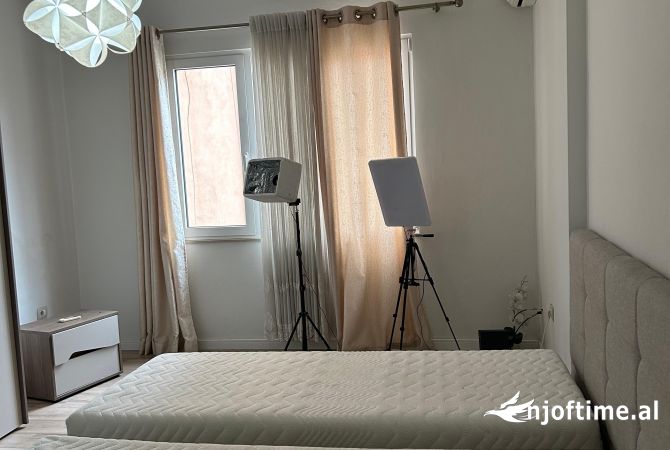 Shtepi me qera Apartament ne Tirane, 2+1, Mobilimi E mobiluar, Pagesa 600  Euro.